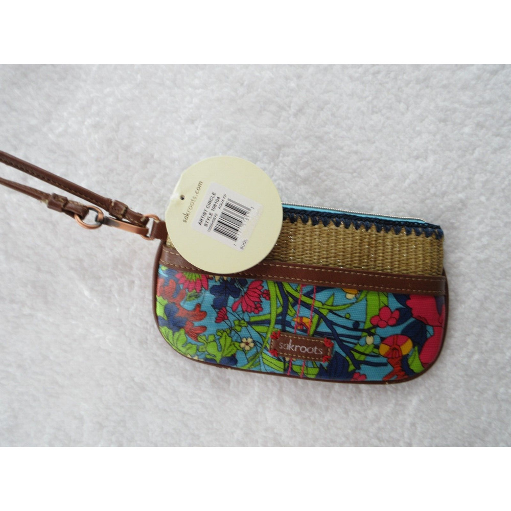 SAKROOTS Artist Circle Style 106104 Clutch Purse NWT